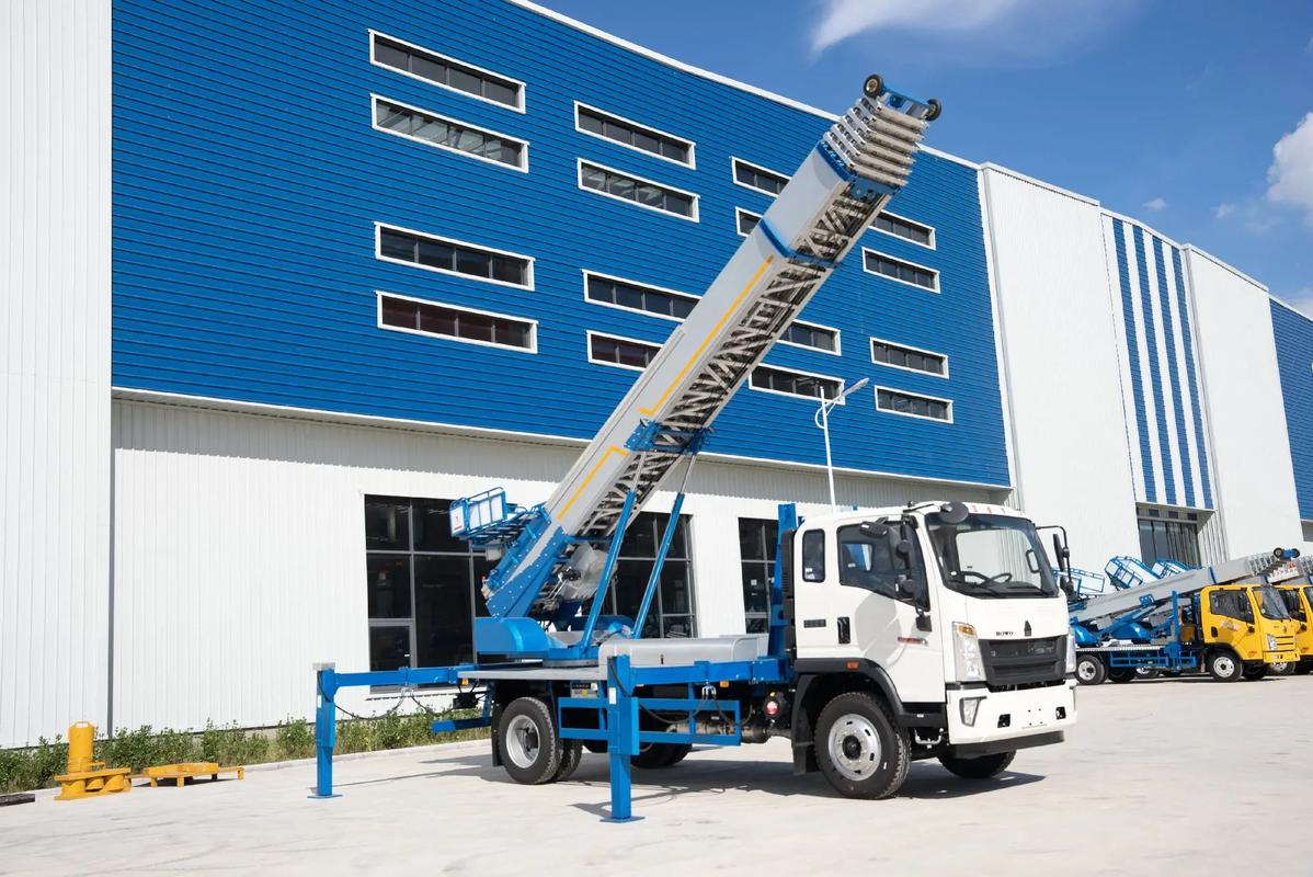 武陟小型云梯车上料车租赁多少钱