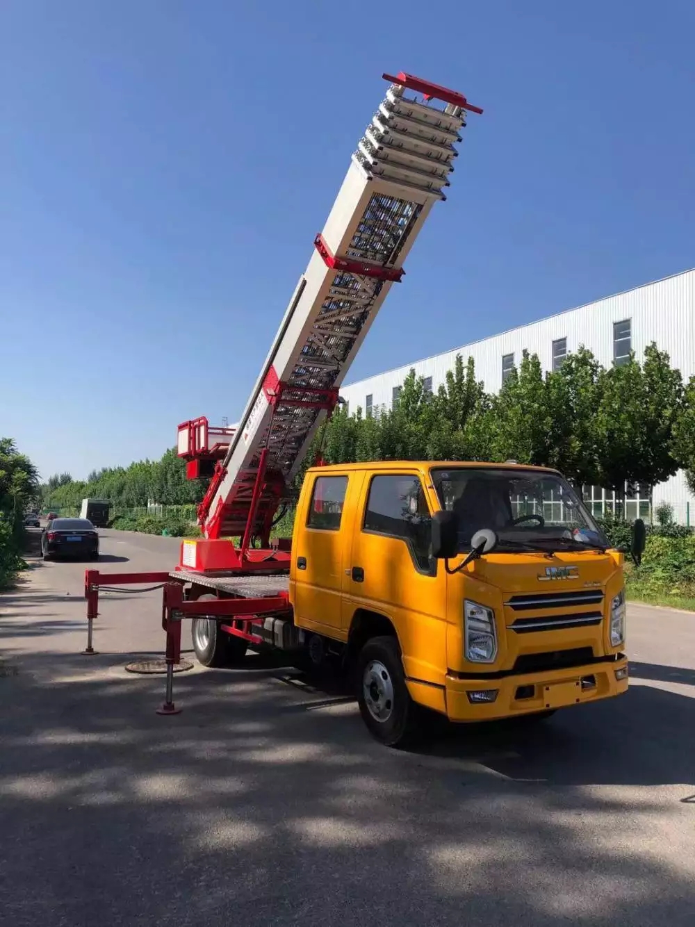 武陟附近的云梯车出租服务：轻松解决高空作业需求